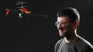 Illustration for article titled Squirting RC Helicopter Brings The Water Gun Fight To Your Opponent